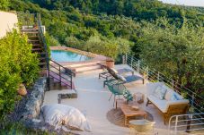 Villa in Monsummano Terme - Panoramic Farmhouse with Pool and Amazing Views