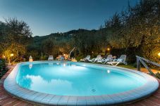 Villa en Aquilea - Romantic farmhouse villa in Lucca to sleep 5 guests with private pool and wi-fi