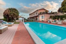 Villa en Segromigno in Monte - VILLA DANA, 4 bedrooms 4 bathrooms Retreat Villa with Private Swimming Pool and SPA