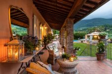 Villa en Segromigno in Monte - VILLA DANA, 4 bedrooms 4 bathrooms Retreat Villa with Private Swimming Pool and SPA