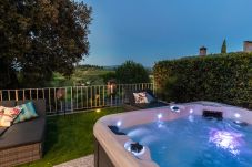 Villa en Marcialla - VILLA CHIANTI, your Secret 4 Bedrooms Retreat with View over the Vineyards in Marcialla