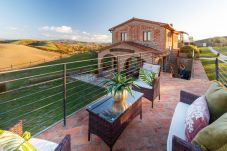 Villa en Fabbrica - VILLA LAJATICO Farmhouse with Private Pool and the Most Exciting View over the Hilltops