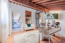 Apartamento en Lucca - Casa Lucky, Romantic Modern 3 bedrooms Penthouse inside the Walls of Lucca