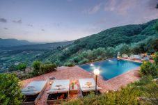 Villa en San Concordio di Moriano - Villa Lina, Luxury Farmhouse with Pool and Amazing View close to Lucca Town Centre