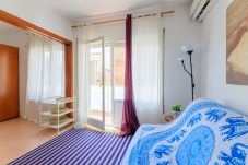 Apartamento en Barcelona - Piso luminoso, tranquilo y con balcón en Barcelona centro