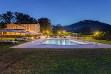 Villa en Pieve a Nievole - Elevate Your Escape: Discover Timeless Charm in a Majestic Retreat Amid Lucca and Florence