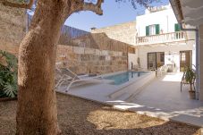 casa de pueblo, Muro, Mallorca, piscina, terraza