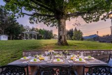 Villa en Pescaglia - Charming Farmhouse with Private Pool and View in Lucca