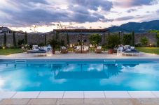 Villa à Lucques - VILLA HUGO, Understated Luxury 5 Bedrooms Villa with Pool and a Welcoming Ambience