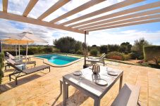 Villa à Ses Salines - Can Xesquet Camí de Morell 169 merveilleuse maison de campagne avec piscine privée, terrasse, climatisation et WiFi