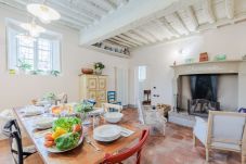 Villa à Badia Cantignano - Simple Genuine 4 bedrooms Farmhouse with Private Garden