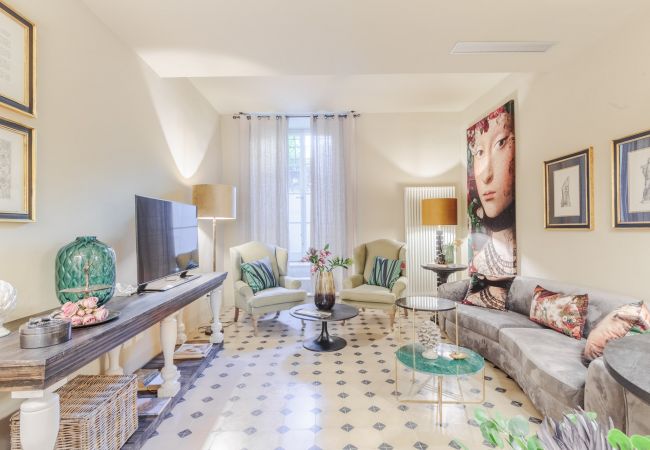  à Lucca - Vissi D'Arte, a Luxury Ground Floor Apartment with Private Garden inside the Walls of Lucca