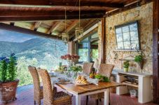 Villa à Pescia - Sospirata Farmhouse, luxury 2 bedrooms villa with Amazing Views on the Rolling Hills of Pescia