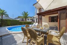 Villa à Port d´Alcudia - Villa Northern Star près de la plage avec piscine, Wi-Fi, climatisation, terrasse et jardin