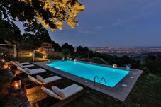 Villa a San Concordio di Moriano -  Agriturismo panoramico appartato con piscina privata, aria condizionata, immerso nella natura!