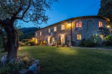 Villa a Capannori - 7 Bedrooms Luxury Farmhouse in LUCCA, Outdoor and Indoor Heated Swimming Pools