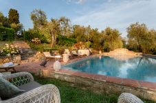 Villa a Capannori - 7 Bedrooms Luxury Farmhouse in LUCCA, Outdoor and Indoor Heated Swimming Pools