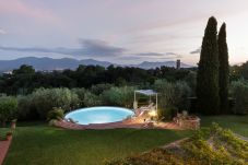 Villa a Capannori - ROMANTIC FARMHOUSE VILLA WITH PRIVATE INFINITY POOL AND GREAT VIEWS IN LUCCA