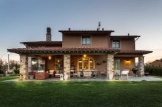 Villa a Orentano - VILLA OTTO Luxury Tuscan Farmhouse with Private Pool close to Lucca Pisa Pistoia