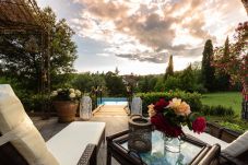 Villa a Pescia - Romantic and Luxury COTTAGE NANNI with Pool