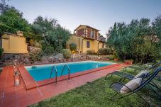 Villa a Lucca - Villa Debby, 2 bedrooms Farmhouse with Pool on the Hills of Lucca