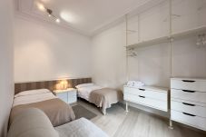 Apartamento em Barcelona - Belo apartamento com amplo terraço privado, próximo ao Passeig de Gracia, Barcelona