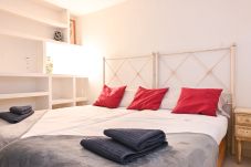 Apartment in Madrid - GARDEN House Downtown MADRID CENTRO-IFEMA-AEROPUERTO. 2 ROOMS 6 PAX GARDEN