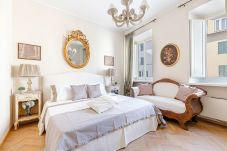 Apartment in Lucca - CASA SAN FREDIANO 3 Luxury Bedrooms and a Charming LUCCA View Inside the Walls