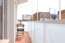 Apartment in Barcelona - Lightly, quiet, and central apartment with balcony 