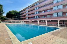 Apartment in Estartit - Salles Beach 44 - duplex with pool and sea view