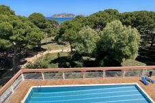 Apartment in Estartit - Salles Beach 44 - duplex with pool and sea view