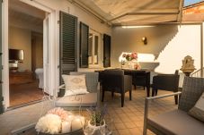 Апартаменты на Lucca - 2 Bedrooms 2 Bathrooms Romantic Apartment with Terrace and Parking in Lucca