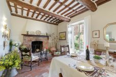 Вилла на Capannori - ROMANTIC FARMHOUSE VILLA WITH PRIVATE INFINITY POOL AND GREAT VIEWS IN LUCCA