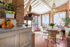 Вилла на Uzzano - ROSYABATE COTTAGE with Private Garden and views between Lucca and Pistoia