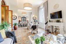 Апартаменты на Lucca - The Park View 4 Bedrooms Apartment with Terrace and Elevator inside the Walls of Lucca