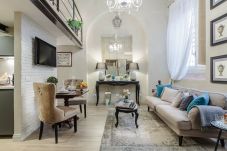 Апартаменты на Lucca - PAOLO GUINIGI Elegant Apartment Suite, Masterful Interior inside the Walls of Lucca