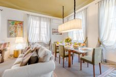 Апартаменты на Lucca - Contemporary 4 bedrooms 4 bathrooms Apartment