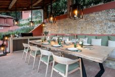 Вилла на Lucca - Tramonto Farmhouse, a Luxury Retreat and a Contemporary Story of Tradition