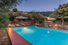 Вилла на Lucca - Villa Dondolino, a Stylish Farmhouse with Private Pool close to Lucca and the Beach