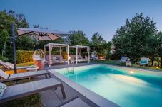 Апартаменты на San Gennaro - Casa Pinocchio, a Luxury Country Apartment with Pool in Lucca