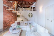 Апартаменты на Lucca - Elegant Apartment in a Quiet Street inside the Walls Of Lucca