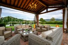 Вилла на Pieve a Nievole - Elevate Your Escape: Discover Timeless Charm in a Majestic Retreat Amid Lucca and Florence