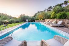 Вилла на Capannori - Citrus Charm Farmhouse, a Country Villa with Pool on the hills of Lucca