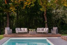 Вилла на Orentano - Villa del Nonno, Luxury Tuscan Farmhouse with Private Pool close to Lucca, Pisa and Florence