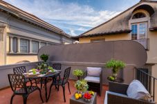 Апартаменты на Lucca - Elegant Modern Apartment with Terrace in Historic Lucca