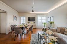 Апартаменты на Lucca - Elegant Modern Apartment with Terrace in Historic Lucca