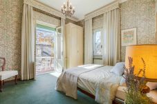 Lägenhet i Lucca - La Casa In Centro, simple convenient reasonably priced 3 bedrooms apartment with parking inside the walls of Lucca